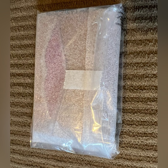 Coach Lip Card Case nwt in packaging - Picture 3 of 3